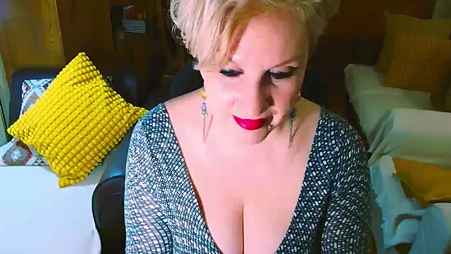 Snapshot of GattonaBiondona chatting on January 28, 2025, 9:30 am GattonaBiondona online show from January 28, 2025, 9:30 am