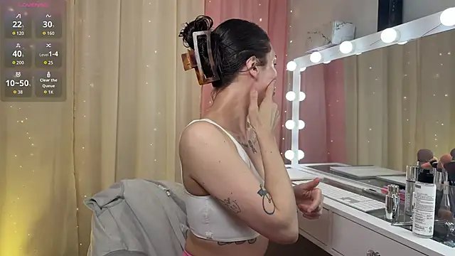 Snapshot of NattyFierros chatting on June 9, 2026, 5:02 pm NattyFierros online show from June 9, 2026, 5:02 pm