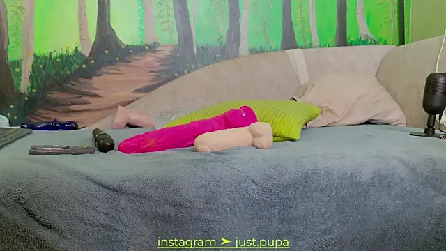 Snapshot of Pinkypupa-Love chatting on February 12, 2025, 10:37 pm Pinkypupa-Love online show from February 12, 2025, 10:37 pm