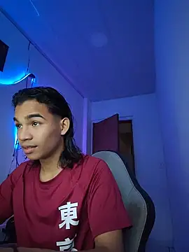 Snapshot of Boypolla11 chatting on June 7, 2026, 11:36 am Boypolla11 online show from June 7, 2026, 11:36 am