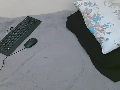 Snapshot of lella-0 chatting on February 17, 2025, 5:43 pm lella-0 online show from February 17, 2025, 5:43 pm