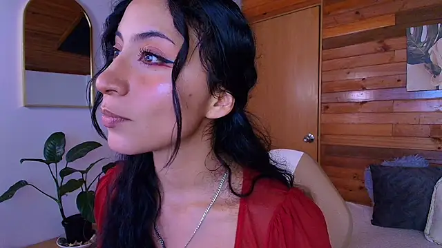 amber curly online show from April 29, 2026, 9:32 pm