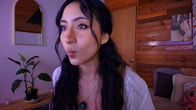 amber curly online show from June 17, 2026, 8:43 pm