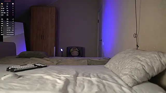 TaisonBrownX online show from March 18, 2026, 3:20 am