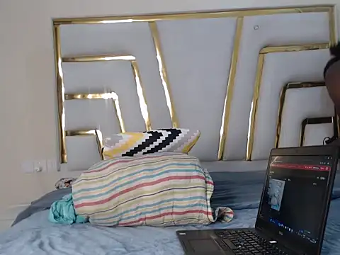 Snapshot of Ninna_bellah chatting on February 18, 2025, 6:58 pm Ninna bellah online show from February 18, 2025, 6:58 pm