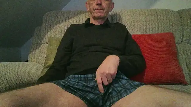 Snapshot of mr_english50 chatting on May 19, 2026, 5:03 am mr english50 online show from May 19, 2026, 5:03 am