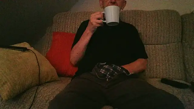 Snapshot of mr_english50 chatting on June 17, 2026, 4:59 am mr english50 online show from June 17, 2026, 4:59 am