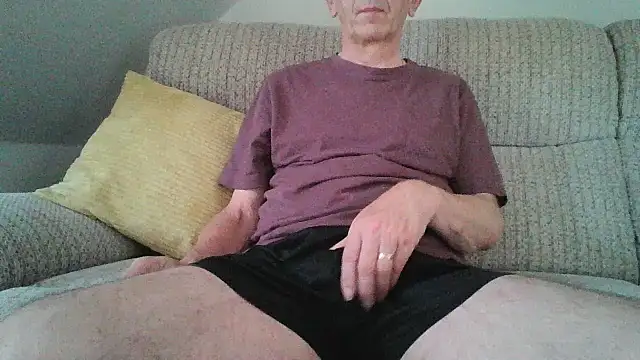 Snapshot of mr_english50 chatting on June 21, 2026, 5:43 am mr english50 online show from June 21, 2026, 5:43 am