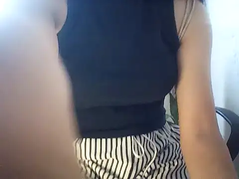 Snapshot of Haralushiaaax chatting on November 7, 2025, 3:06 am Haralushiaaax online show from November 7, 2025, 3:06 am