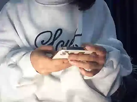 Snapshot of Haralushiaaax chatting on February 9, 2026, 1:42 am Haralushiaaax online show from February 9, 2026, 1:42 am