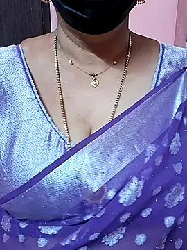 ananya956 online show from November 2, 2025, 4:31 pm