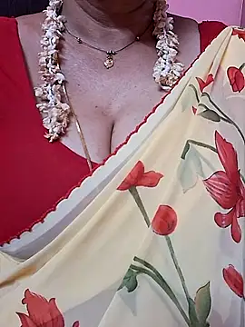 ananya956 online show from April 25, 2026, 5:32 am