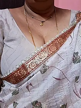 ananya956 online show from April 27, 2026, 1:53 pm