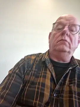 andrejoyfull64 online show from February 27, 2026, 11:54 am