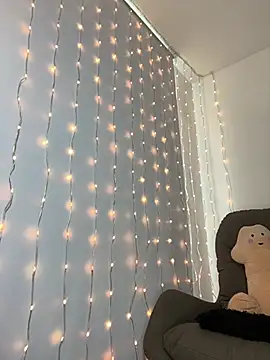 im anna  online show from March 13, 2025, 12:56 pm