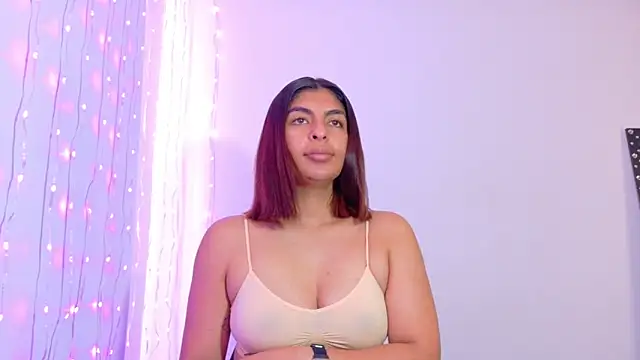 im anna  online show from September 21, 2025, 6:42 pm