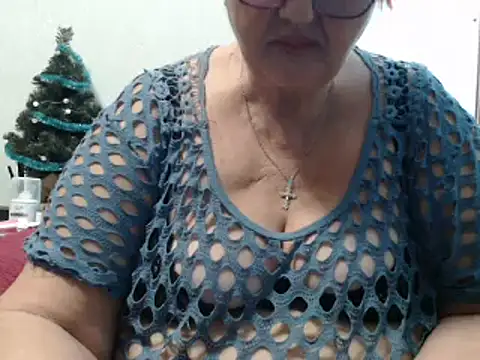 DeniseeRose online show from December 31, 2024, 5:29 pm