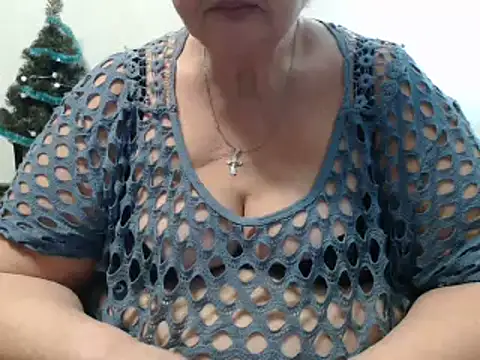 DeniseeRose online show from January 3, 2025, 6:24 pm