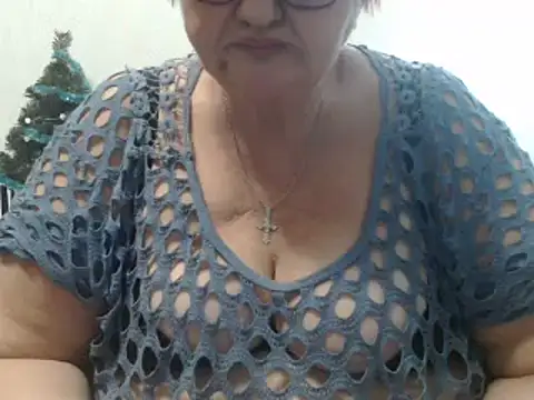 DeniseeRose online show from January 14, 2025, 5:12 pm