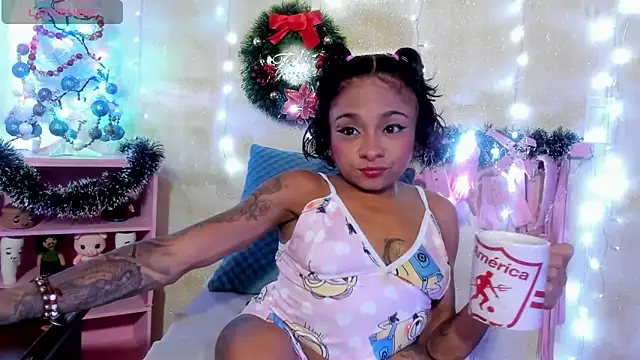 Snapshot of Lauren_Hills069 chatting on December 23, 2024, 2:24 am Lauren Hills069 online show from December 23, 2024, 2:24 am