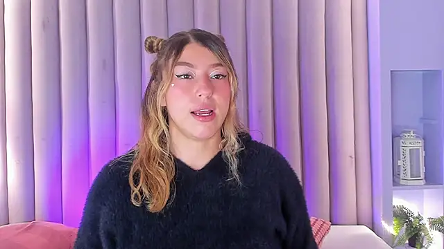 Snapshot of LilithSmith_ chatting on October 6, 2025, 11:40 am LilithSmith online show from October 6, 2025, 11:40 am