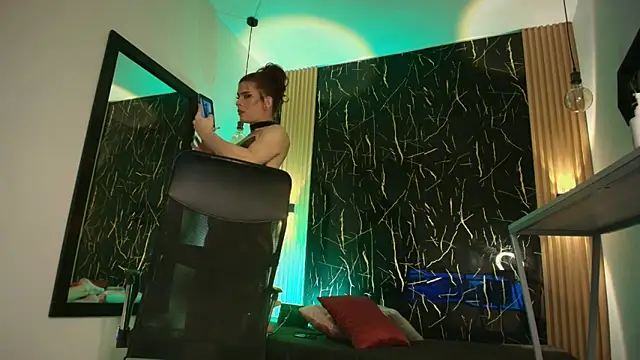 Bella salvatore online show from March 6, 2026, 10:17 pm