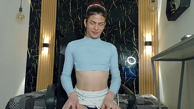 Bella salvatore online show from June 15, 2026, 8:55 pm