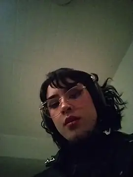 Snapshot of taaylor33 chatting on February 14, 2026, 6:04 pm taaylor33 online show from February 14, 2026, 6:04 pm