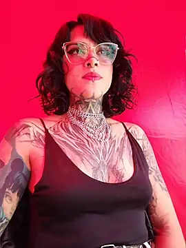 taaylor33 online show from May 9, 2026, 4:56 pm