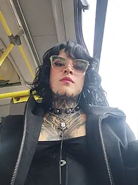 taaylor33 online show from May 12, 2026, 9:12 pm