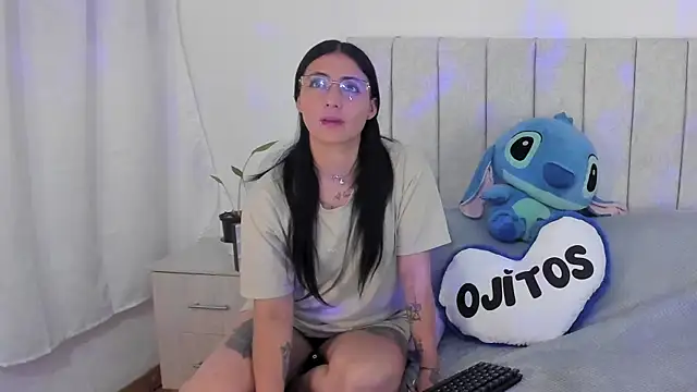 anny roberts online show from December 16, 2025, 11:10 pm