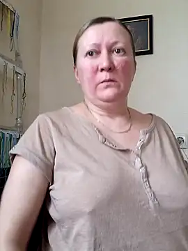 Snapshot of blondyaguar chatting on December 19, 2025, 8:21 am blondyaguar online show from December 19, 2025, 8:21 am