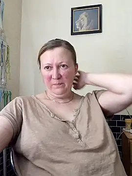 Snapshot of blondyaguar chatting on December 21, 2025, 3:19 pm blondyaguar online show from December 21, 2025, 3:19 pm