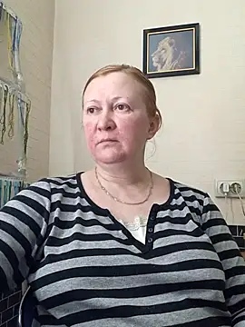 Snapshot of blondyaguar chatting on February 26, 2026, 3:44 pm blondyaguar online show from February 26, 2026, 3:44 pm