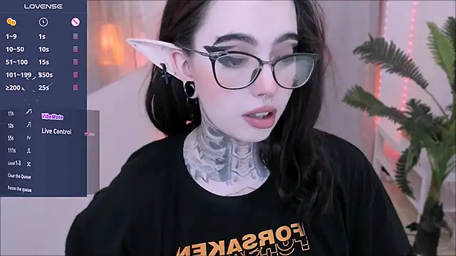 Snapshot of Dixi_Pixi_ chatting on January 25, 2025, 5:40 am Dixi Pixi online show from January 25, 2025, 5:40 am