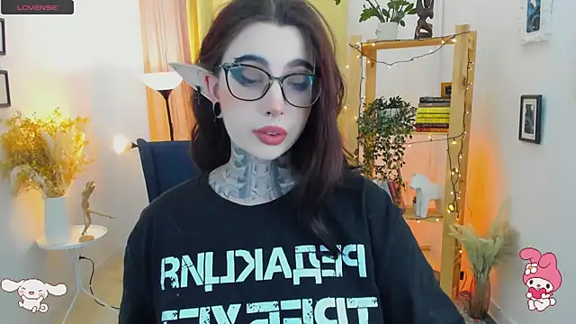 Snapshot of Dixi_Pixi_ chatting on February 8, 2025, 5:40 am Dixi Pixi online show from February 8, 2025, 5:40 am