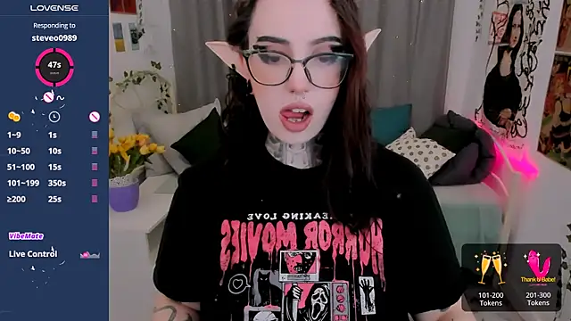 Snapshot of Dixi_Pixi_ chatting on February 21, 2025, 5:46 am Dixi Pixi online show from February 21, 2025, 5:46 am