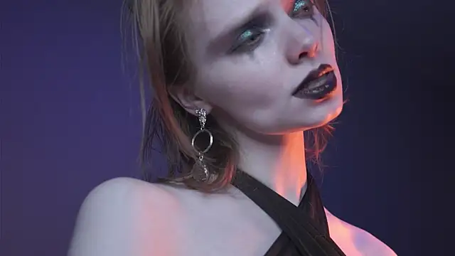 ginger hugs online show from November 2, 2025, 10:12 pm