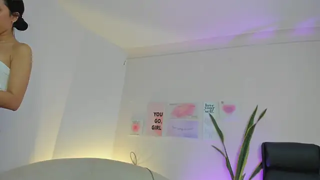 Snapshot of MissSussy chatting on February 10, 2025, 3:24 am MissSussy online show from February 10, 2025, 3:24 am