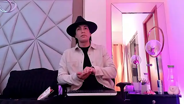 Karimferrer online show from December 30, 2024, 3:36 am