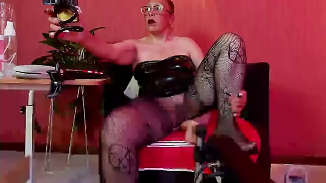 Snapshot of BrendaSex_Hot chatting on May 5, 2026, 10:18 pm BrendaSex Hot online show from May 5, 2026, 10:18 pm