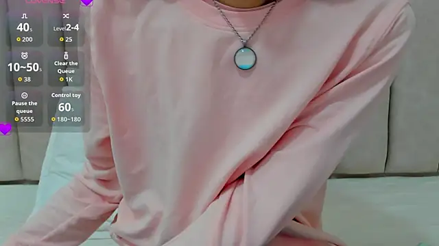 Snapshot of FreyaMoller chatting on October 6, 2025, 7:00 pm FreyaMoller online show from October 6, 2025, 7:00 pm