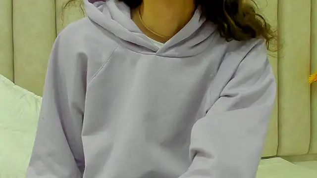 Snapshot of FreyaMoller chatting on October 13, 2025, 7:47 pm FreyaMoller online show from October 13, 2025, 7:47 pm