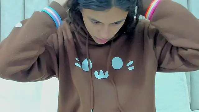 Snapshot of FreyaMoller chatting on November 4, 2025, 7:13 pm FreyaMoller online show from November 4, 2025, 7:13 pm