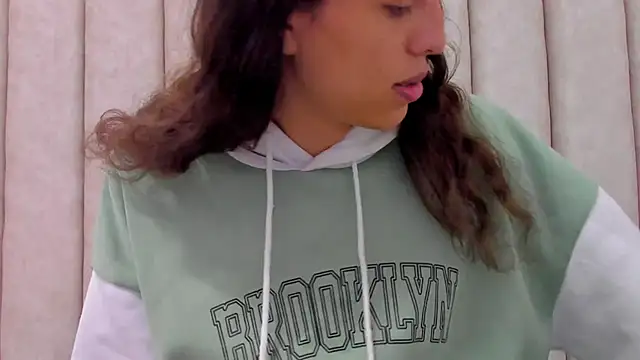 Snapshot of FreyaMoller chatting on November 7, 2025, 7:58 pm FreyaMoller online show from November 7, 2025, 7:58 pm