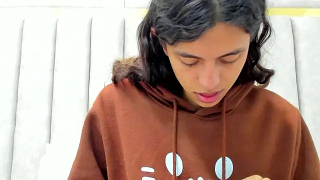 FreyaMoller online show from February 21, 2026, 6:31 pm