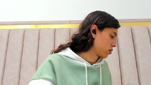 FreyaMoller online show from March 13, 2026, 6:14 pm