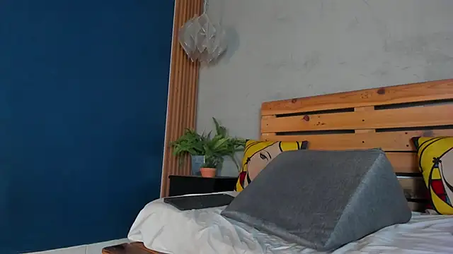 Snapshot of french_sexx chatting on January 17, 2025, 4:28 am french sexx online show from January 17, 2025, 4:28 am