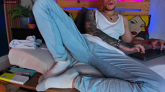 Snapshot of french_sexx chatting on January 21, 2025, 5:05 am french sexx online show from January 21, 2025, 5:05 am