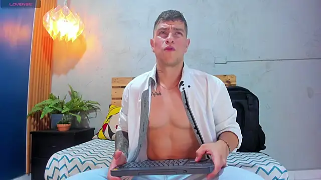 Snapshot of french_sexx chatting on February 15, 2025, 1:21 am french sexx online show from February 15, 2025, 1:21 am